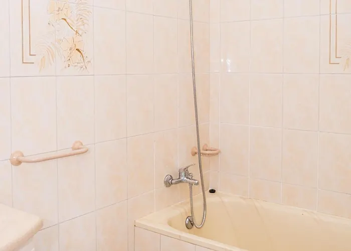 Hills View 2br 公寓 *