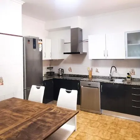 Hills View 2br *